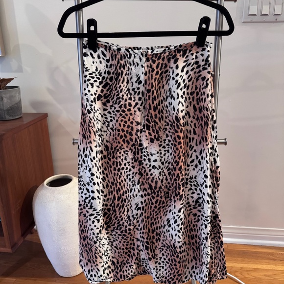Kivari Zephyr Side Slit Midi Skirt - Snow Leopard - Picture 3 of 4